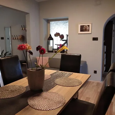 דירה Leda Apartman *